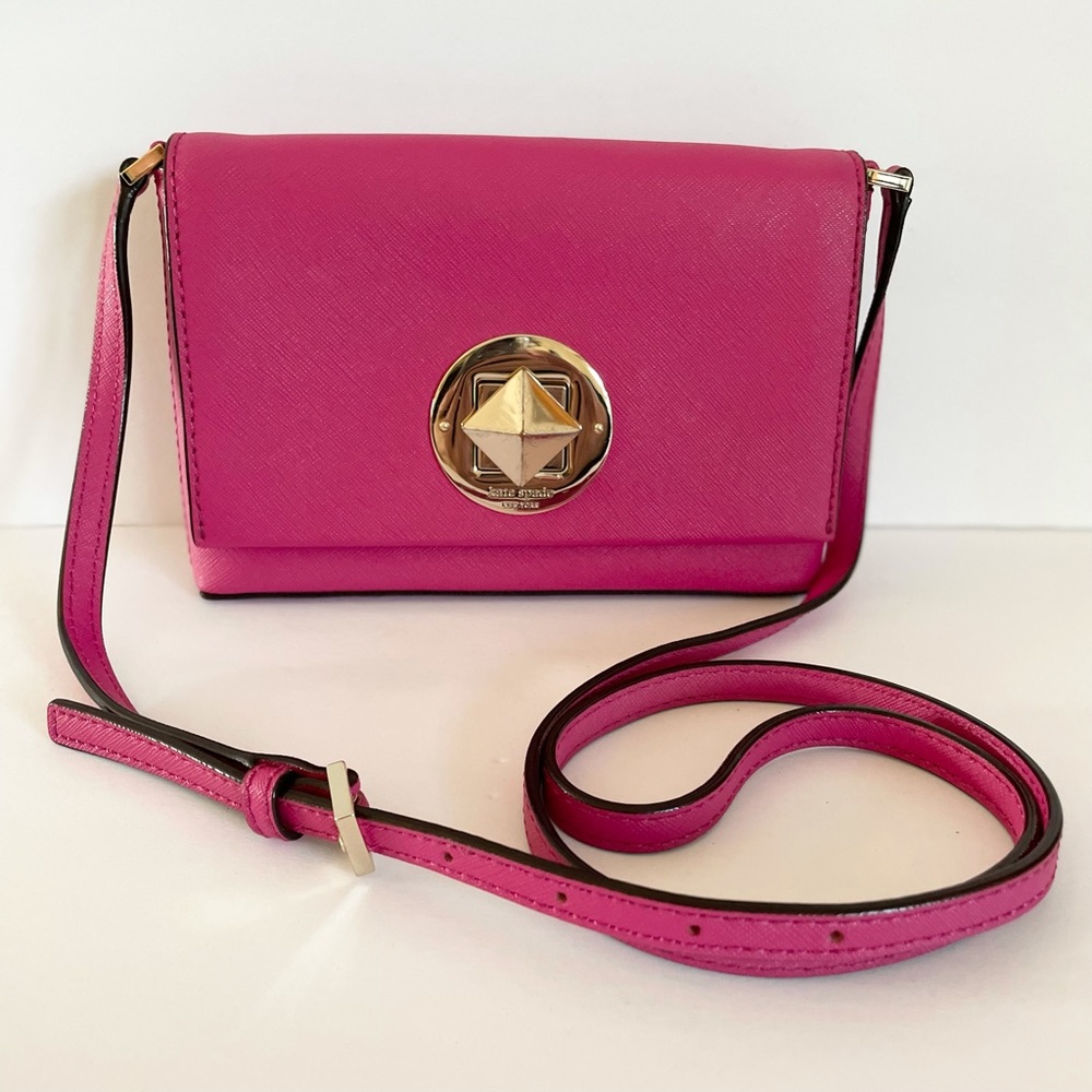 🌸 Kate Spade Hot Pink Crossbody  purse with Gold Hardware 🌸